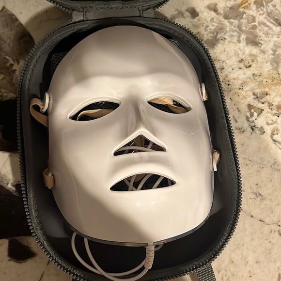 Aphrona LED facial mask - Picture 2 of 7